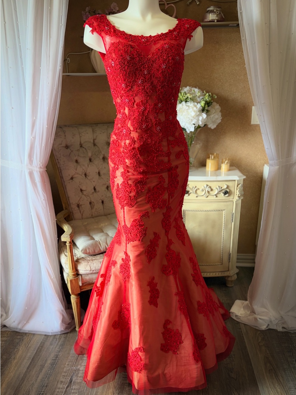 Sherri Hill Red Lace Appliqué Pageant Evening Gown | • Prom • Gala | Size 2–4